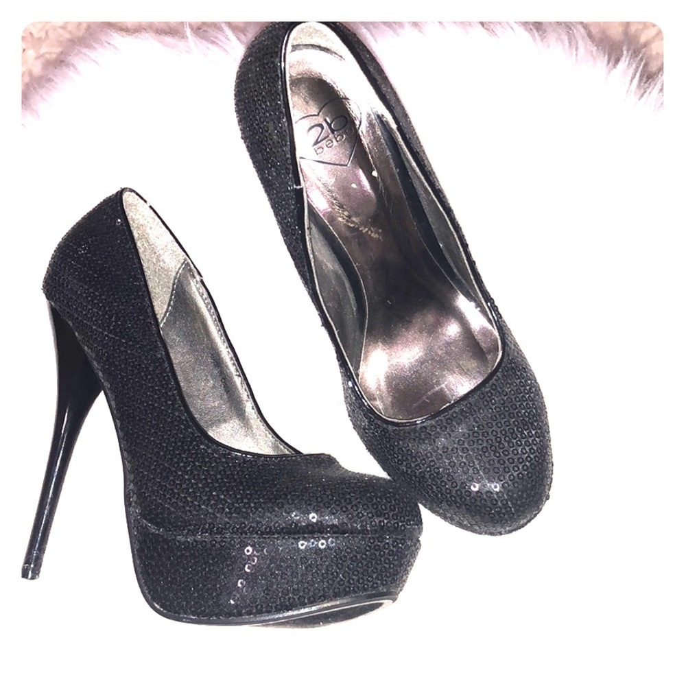 2b Bebe size 6 high heels